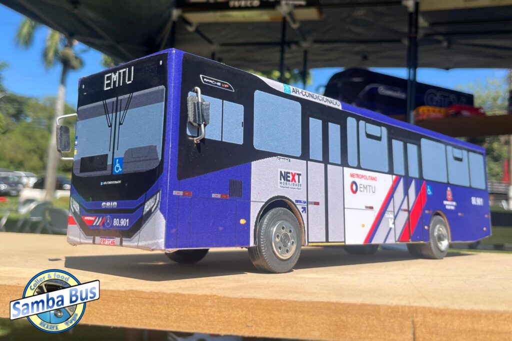 Miniatura de Ônibus Urbano Caio Apache VIP 5 Next Mobilidade EMTU 1 Miniatura de Onibus Urbano Caio Apache VIP 5 EMTU Samba Bus Miniaturas de Onibus Next Mobilidade 2