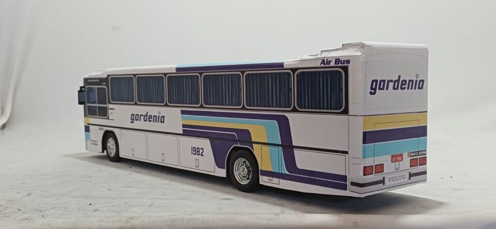 Miniaturas de Ônibus Expresso Gardenia Nielson Diplomata--