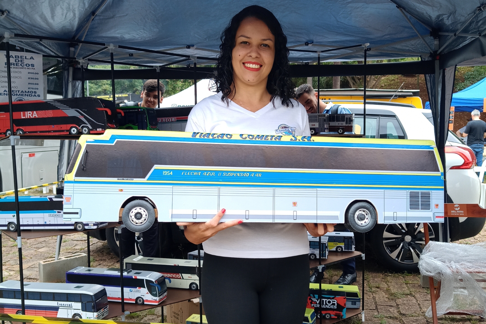 Miniaturas de Ônibus Gigantes: Arte, Personalização e Tecnologia em Cada Detalhe