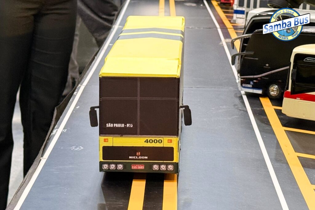 Miniatura de Ônibus Expresso Brasileiro (3)