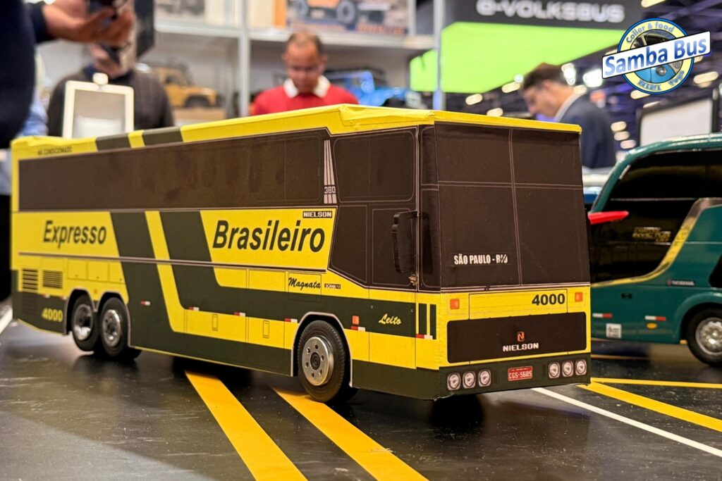 Miniatura de Ônibus Expresso Brasileiro Miniatura de Ônibus Expresso Brasileiro Nielson Diplomata Maganata